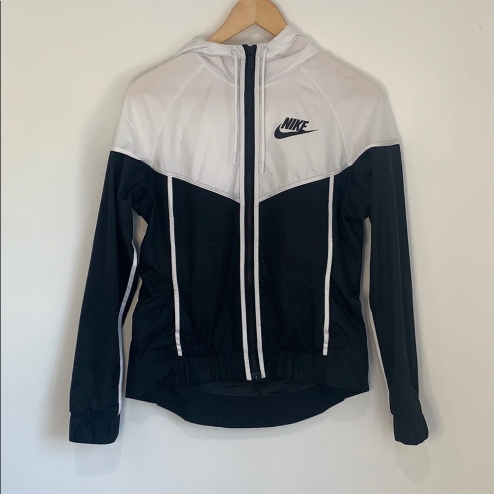 Women’s Nike windbreaker